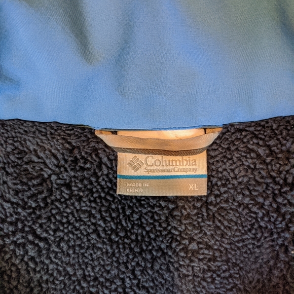 Columbia softshell jacket. - Picture 4 of 6